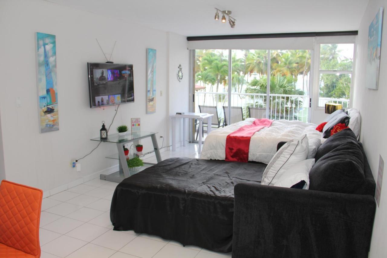 Hobie Oceanfront Apartment At Isla Verde Σαν Χουάν Εξωτερικό φωτογραφία
