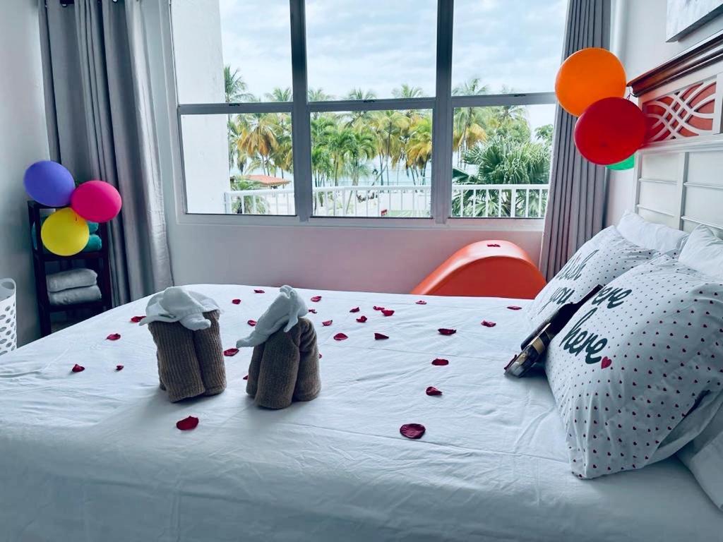 Hobie Oceanfront Apartment At Isla Verde Σαν Χουάν Εξωτερικό φωτογραφία