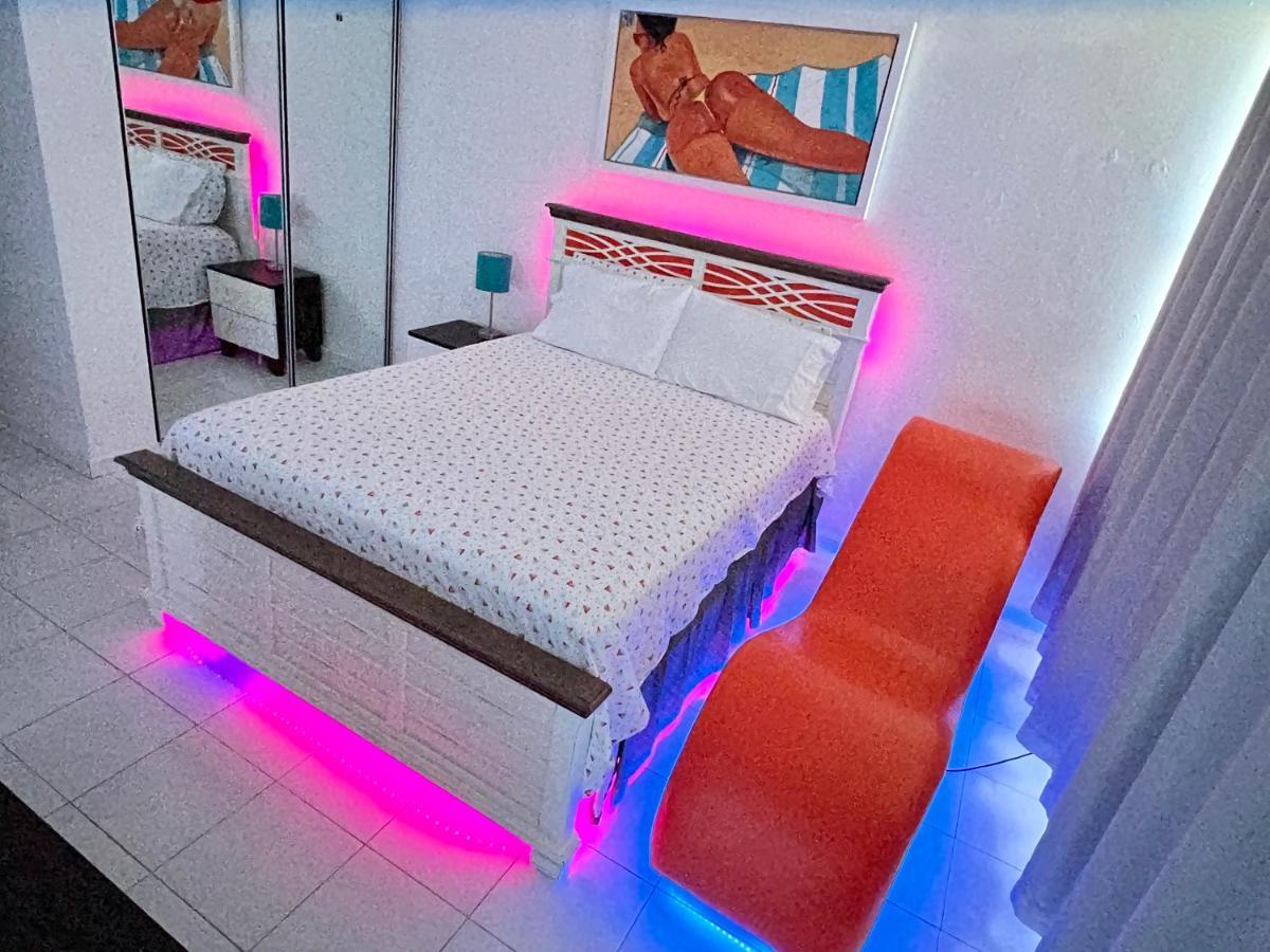 Hobie Oceanfront Apartment At Isla Verde Σαν Χουάν Εξωτερικό φωτογραφία